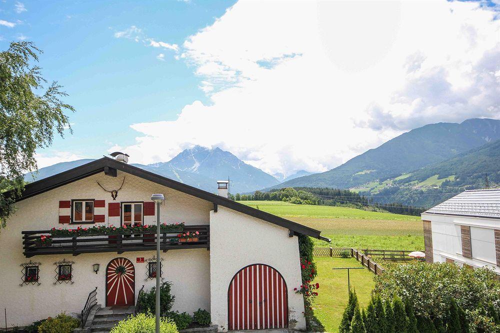 Hotel Sonnenhof - Bed & Breakfast & Appartements Mutters Exterior photo